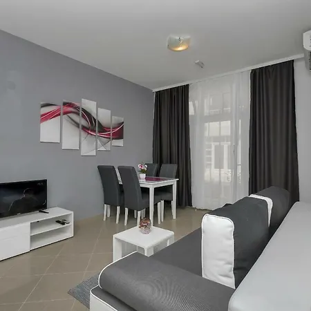 Easy Apartment