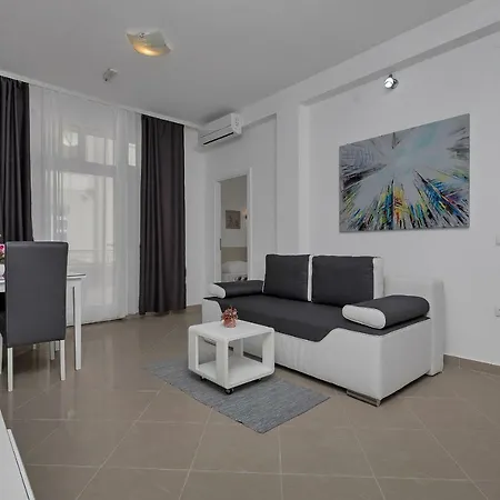 Easy * Makarska