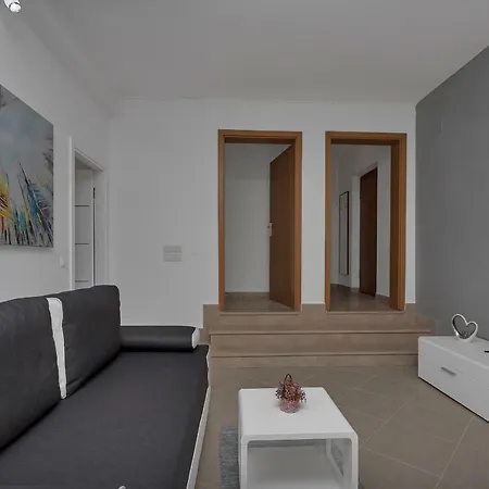 Easy Apartment
